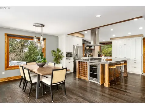 4416 SW Chesapeak Avenue Portland OR 97239