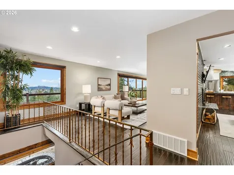 4416 SW Chesapeak Avenue Portland OR 97239