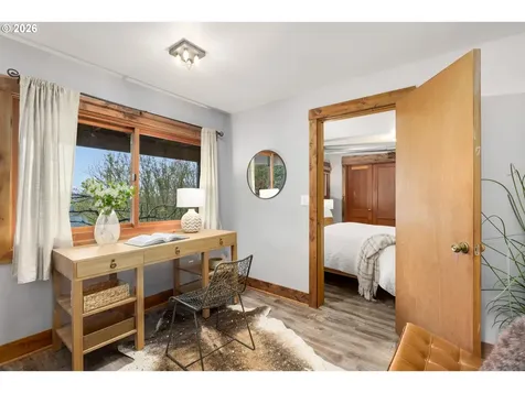 4416 SW Chesapeak Avenue Portland OR 97239