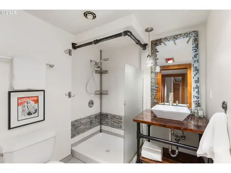 4416 SW Chesapeak Avenue Portland OR 97239
