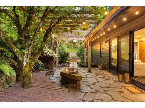 4416 SW Chesapeak Avenue Portland OR 97239