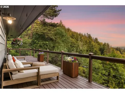 4416 SW Chesapeak Avenue Portland OR 97239