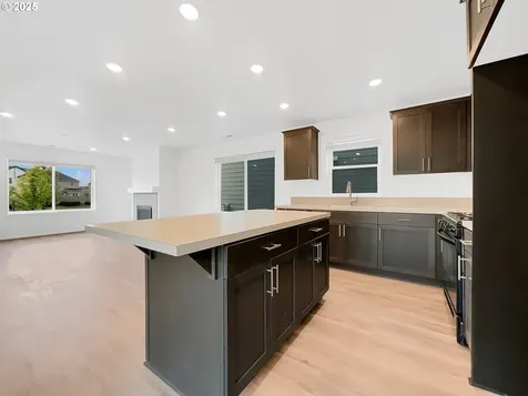 1910 Mccallum Lane Woodburn OR 97071