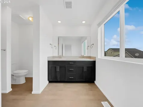 1910 Mccallum Lane Woodburn OR 97071