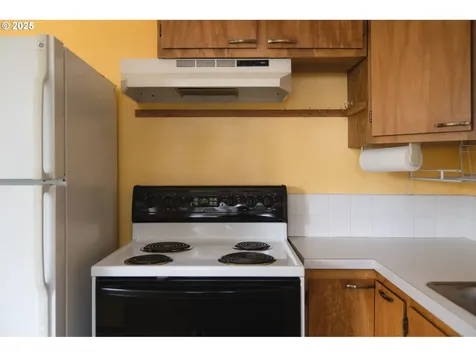 615 E Gloucester Street Gladstone OR 97027