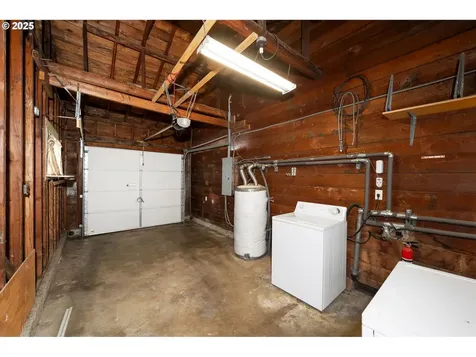 615 E Gloucester Street Gladstone OR 97027