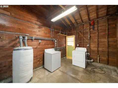 615 E Gloucester Street Gladstone OR 97027