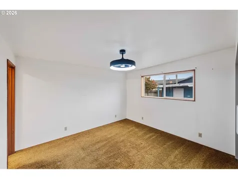 3123 Oak Street North Bend OR 97459