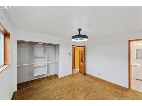 3123 Oak Street North Bend OR 97459