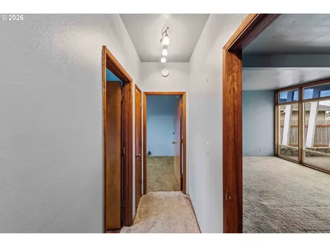 3123 Oak Street North Bend OR 97459
