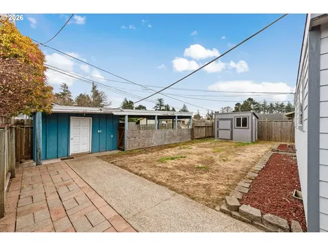 3123 Oak Street North Bend OR 97459