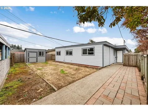 3123 Oak Street North Bend OR 97459