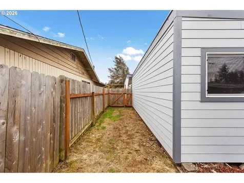 3123 Oak Street North Bend OR 97459