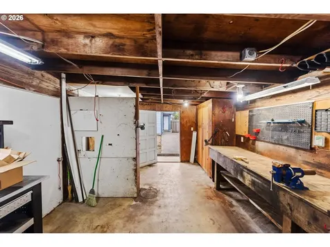 3123 Oak Street North Bend OR 97459