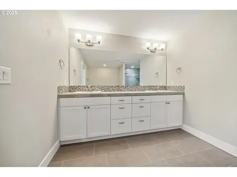 12412 NE 53rd Avenue Vancouver WA 98686