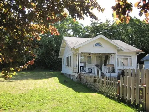 1725 SE Mill Street Roseburg OR 97470