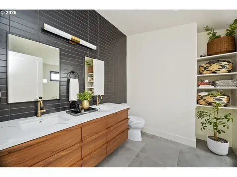 2243 SE 32nd Avenue Portland OR 97214