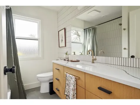2243 SE 32nd Avenue Portland OR 97214