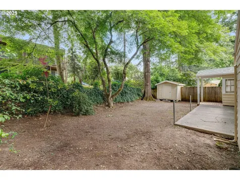 8805 SW Willow Lane Portland OR 97225