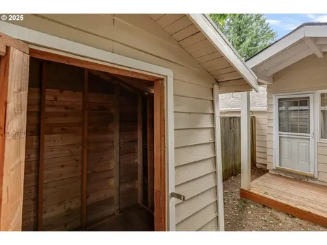 8805 SW Willow Lane Portland OR 97225