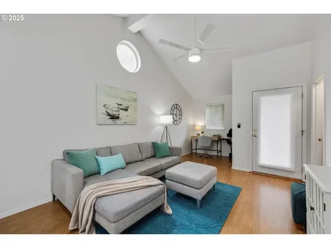 8805 SW Willow Lane Portland OR 97225