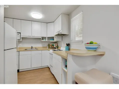 8805 SW Willow Lane Portland OR 97225