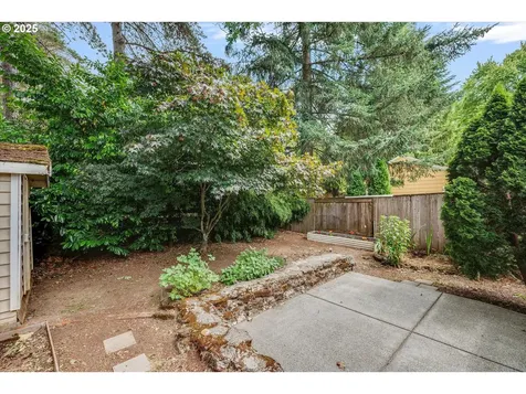 8805 SW Willow Lane Portland OR 97225