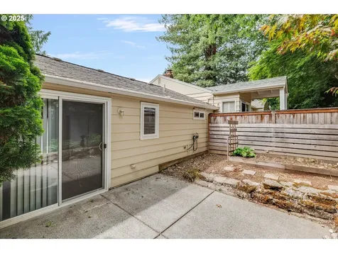 8805 SW Willow Lane Portland OR 97225