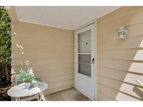 8805 SW Willow Lane Portland OR 97225