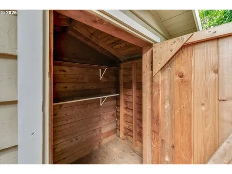 8805 SW Willow Lane Portland OR 97225