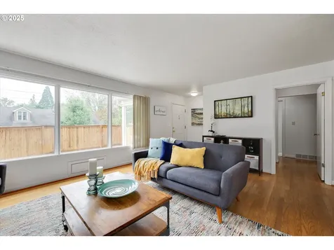 8805 SW Willow Lane Portland OR 97225