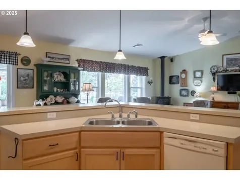 27835 Meridian Heights Loop Sweet Home OR 97386