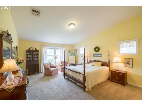 27835 Meridian Heights Loop Sweet Home OR 97386