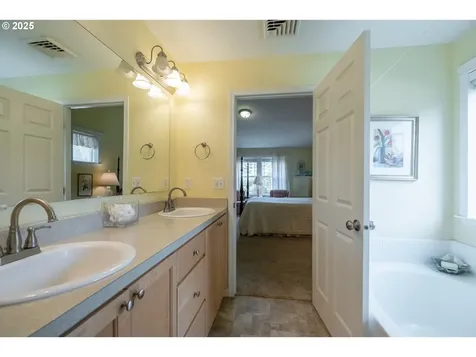 27835 Meridian Heights Loop Sweet Home OR 97386