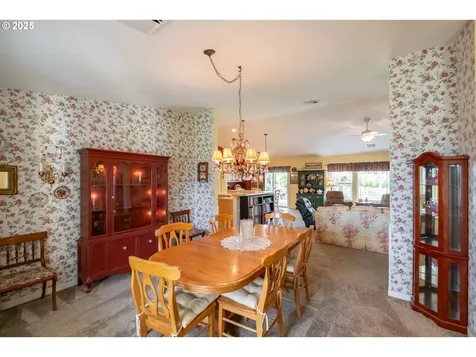 27835 Meridian Heights Loop Sweet Home OR 97386