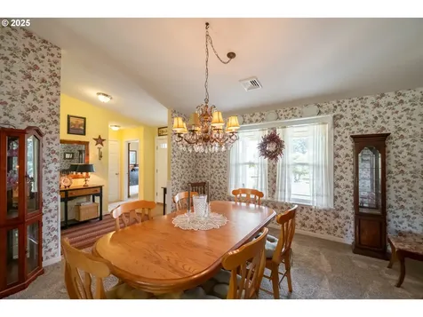 27835 Meridian Heights Loop Sweet Home OR 97386