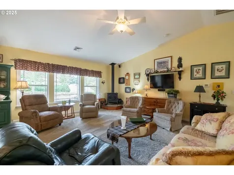 27835 Meridian Heights Loop Sweet Home OR 97386