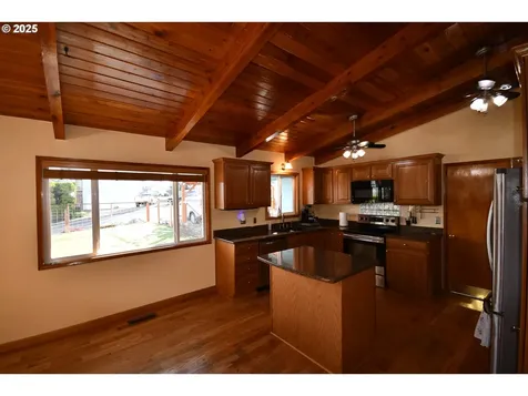 1613 Oregon Street The Dalles OR 97058