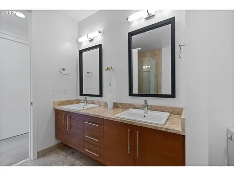 1728 NW Riverscape Street Portland OR 97209