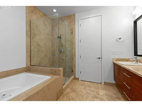 1728 NW Riverscape Street Portland OR 97209