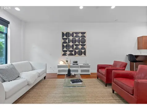1728 NW Riverscape Street Portland OR 97209