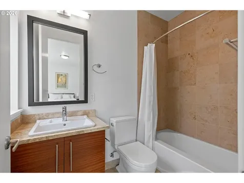 1728 NW Riverscape Street Portland OR 97209