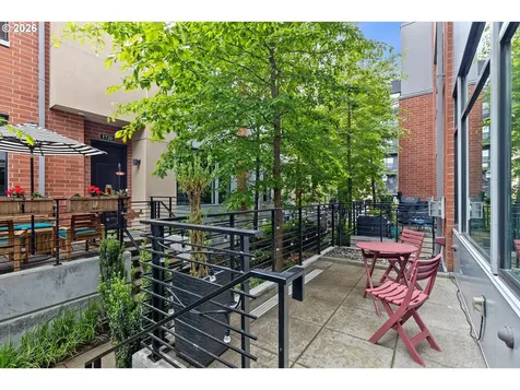 1728 NW Riverscape Street Portland OR 97209