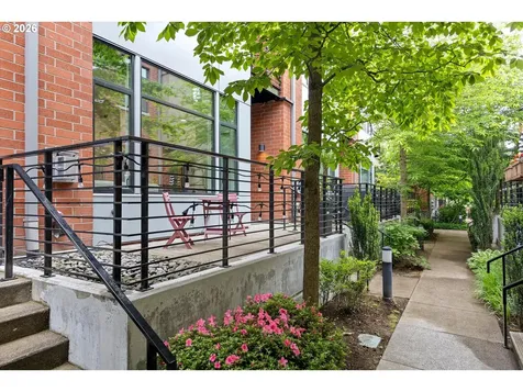 1728 NW Riverscape Street Portland OR 97209