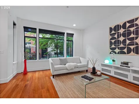1728 NW Riverscape Street Portland OR 97209