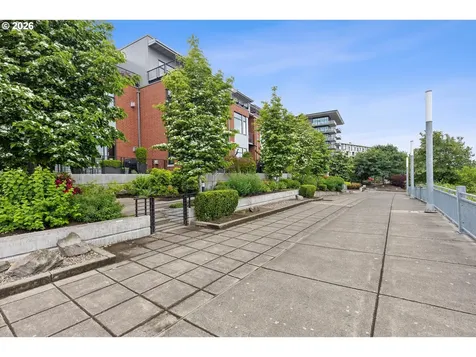 1728 NW Riverscape Street Portland OR 97209