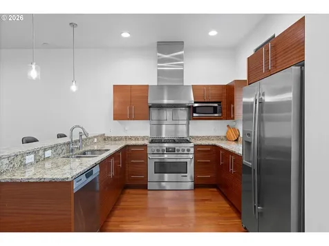 1728 NW Riverscape Street Portland OR 97209