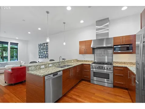 1728 NW Riverscape Street Portland OR 97209