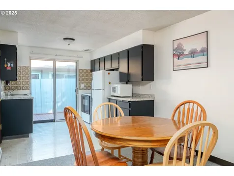 10904 SW 62nd Place Portland OR 97219