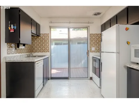 10904 SW 62nd Place Portland OR 97219